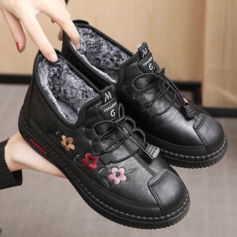 Davin™ SoftStep Fur Moccasins